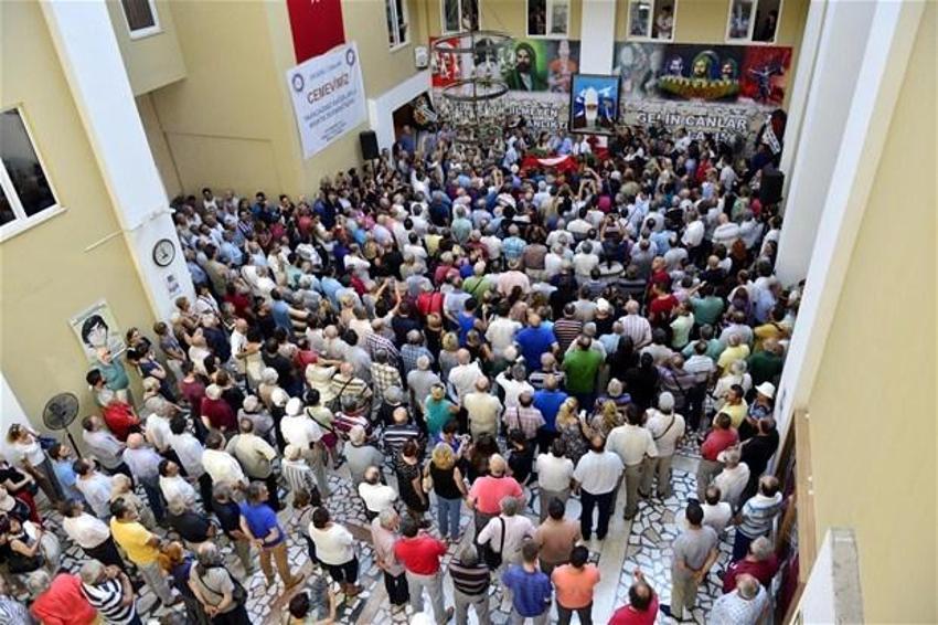 Fikret Otyam cemevinden türkülerle uğurlandı