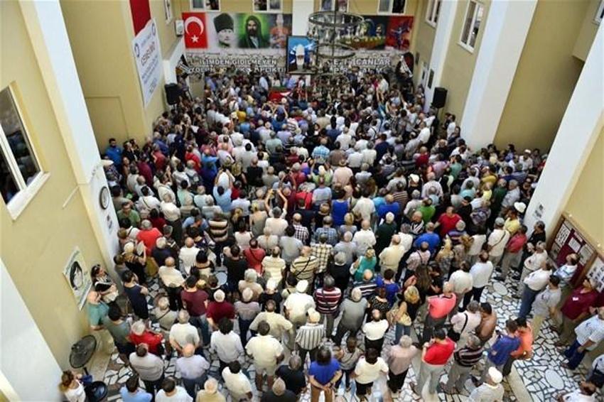 Fikret Otyam cemevinden türkülerle uğurlandı