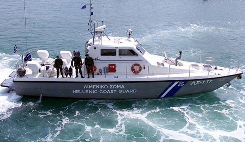 Didim’de 2 kaçak teknesi battı