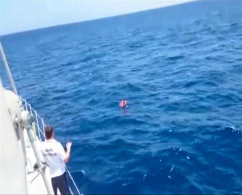 Didim’de 2 kaçak teknesi battı