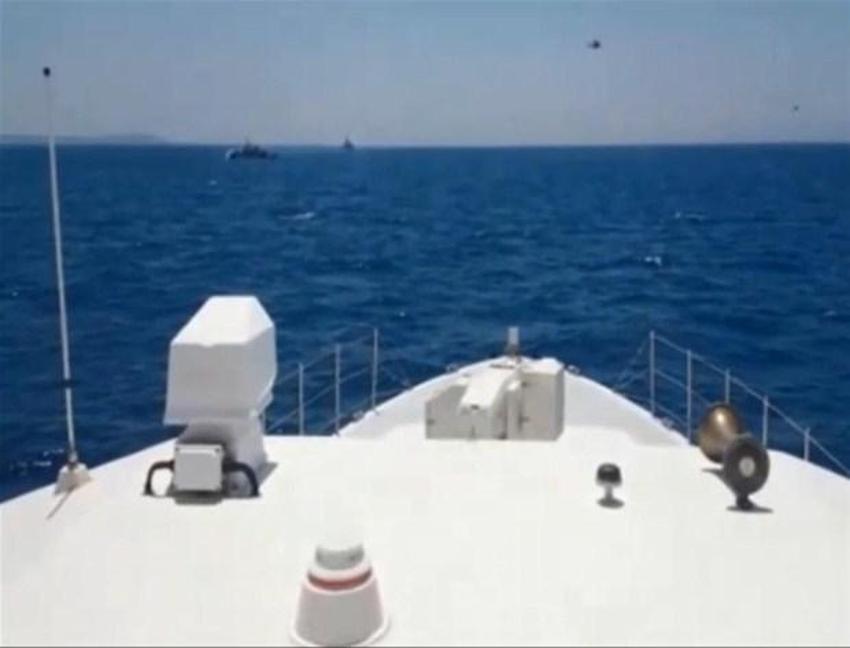 Didim’de 2 kaçak teknesi battı