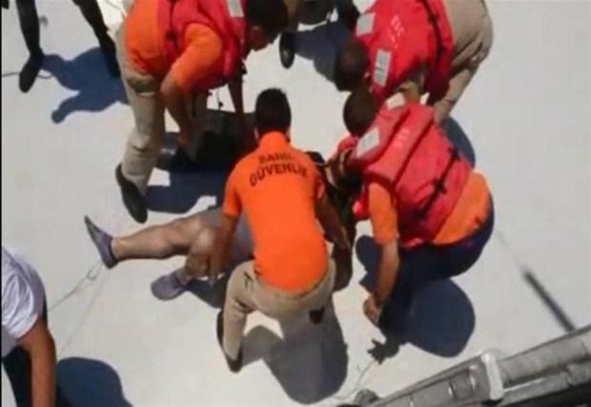 Didim’de 2 kaçak teknesi battı