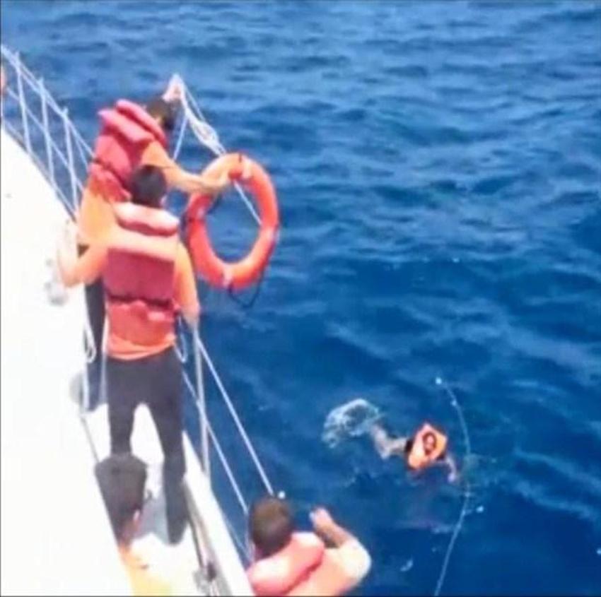 Didim’de 2 kaçak teknesi battı