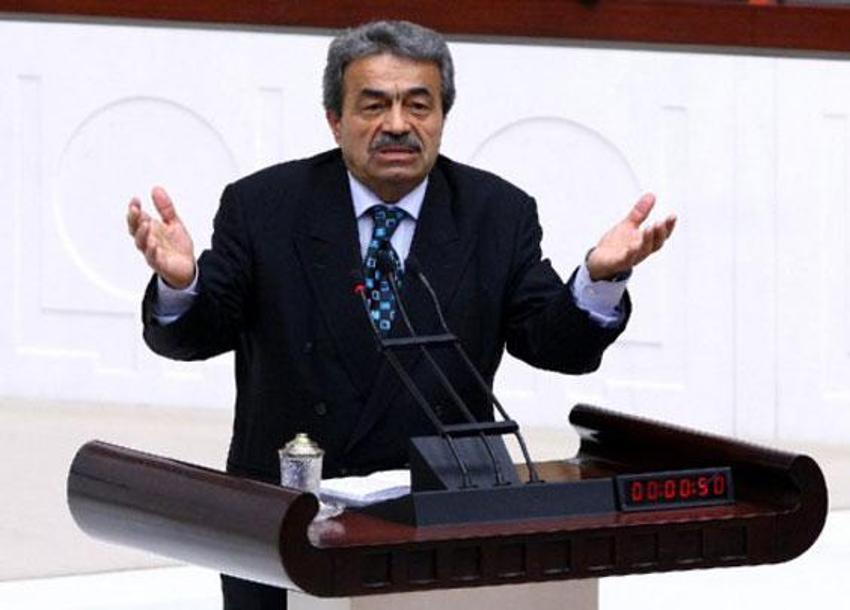 Kamer Genç kimdir?
