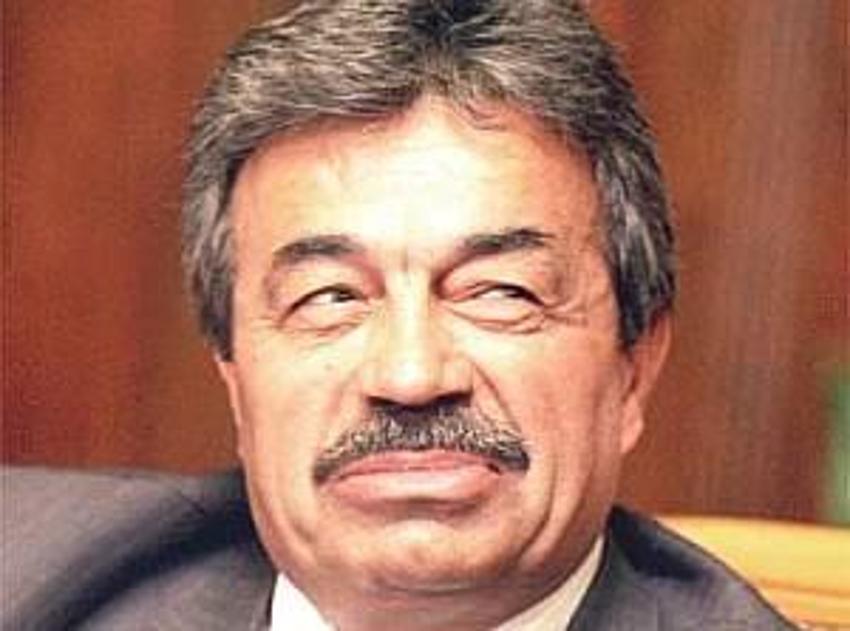 Kamer Genç kimdir?