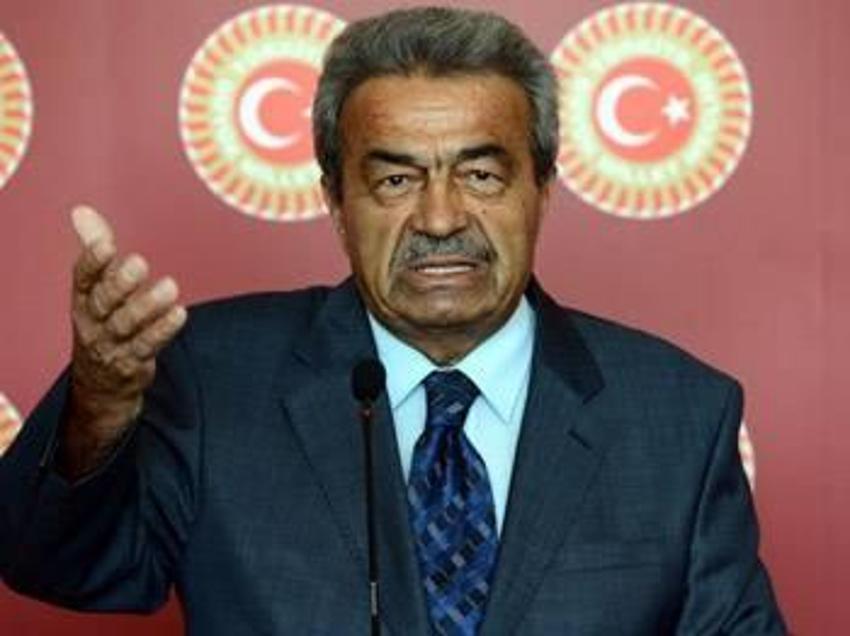 Kamer Genç kimdir?