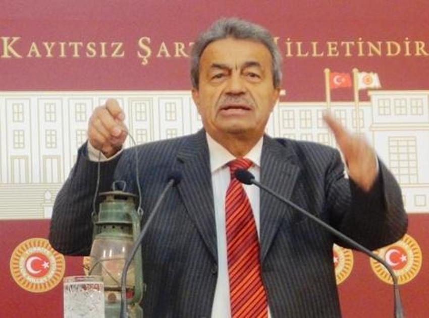 Kamer Genç kimdir?