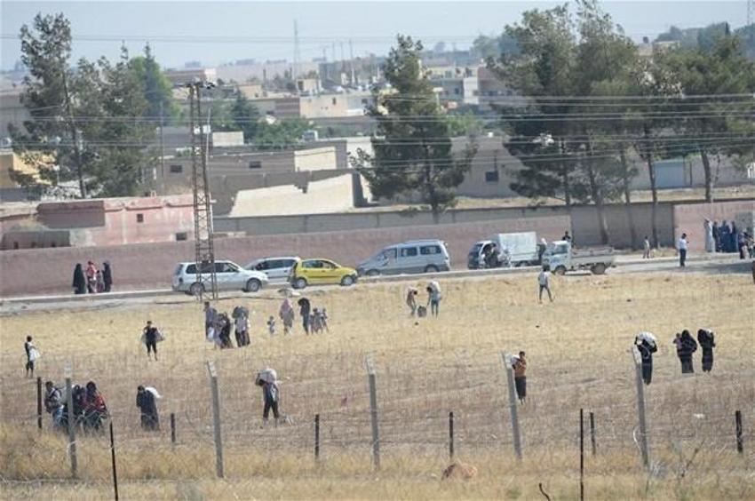 Suriyeliler Akçakale sınırında