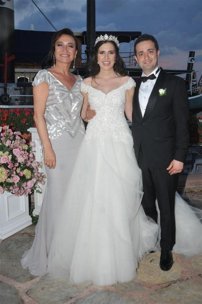 Demet Akbağ-Sedef İybar
