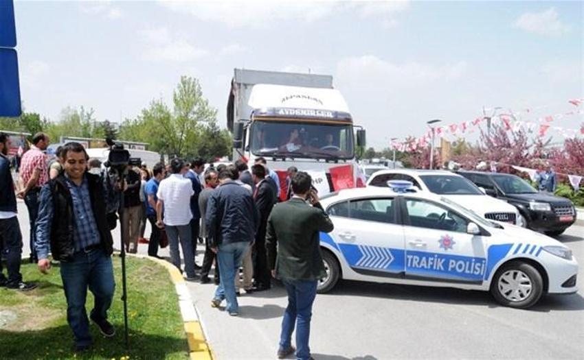 CHP'nin seçim TIR'ı Erzurum'a giremedi