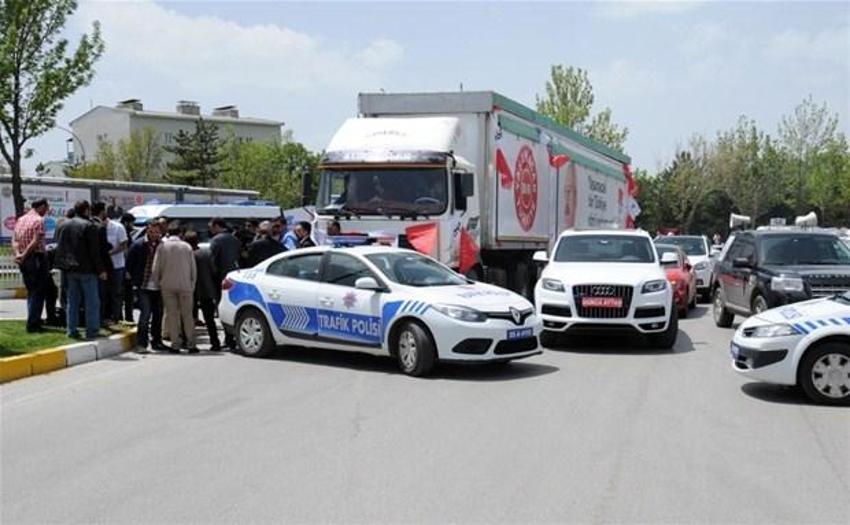 CHP'nin seçim TIR'ı Erzurum'a giremedi