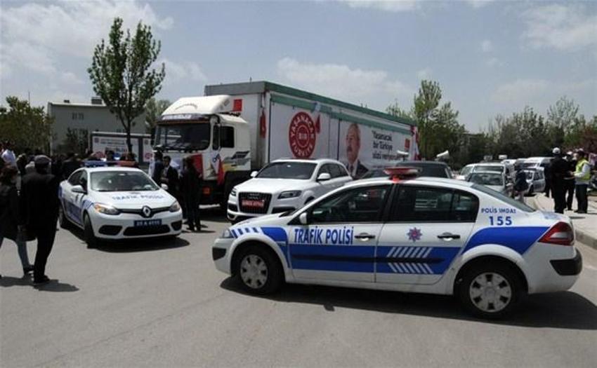 CHP'nin seçim TIR'ı Erzurum'a giremedi