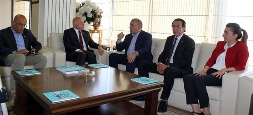 CHP'nin seçim TIR'ı Erzurum'a giremedi