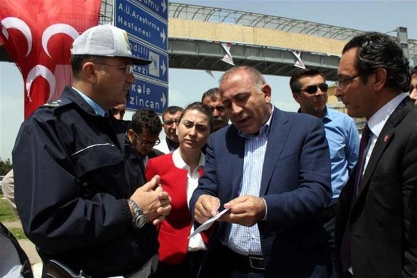 CHP'nin seçim TIR'ı Erzurum'a giremedi