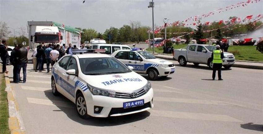 CHP'nin seçim TIR'ı Erzurum'a giremedi