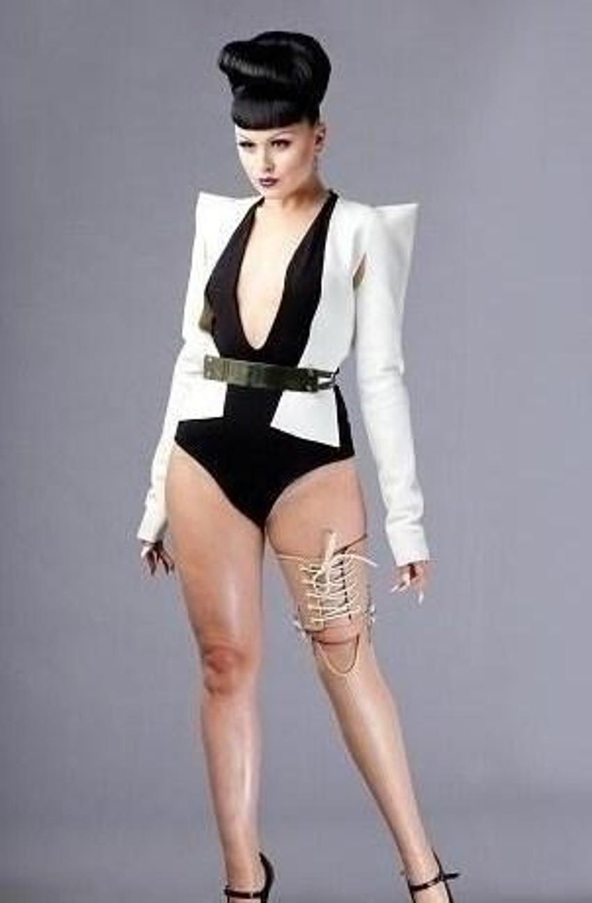 Viktoria Modesta