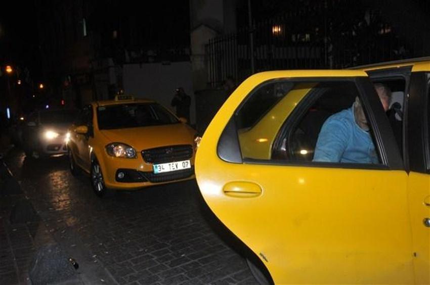 Mustafa Altıoklar ve küçük sevgilisi