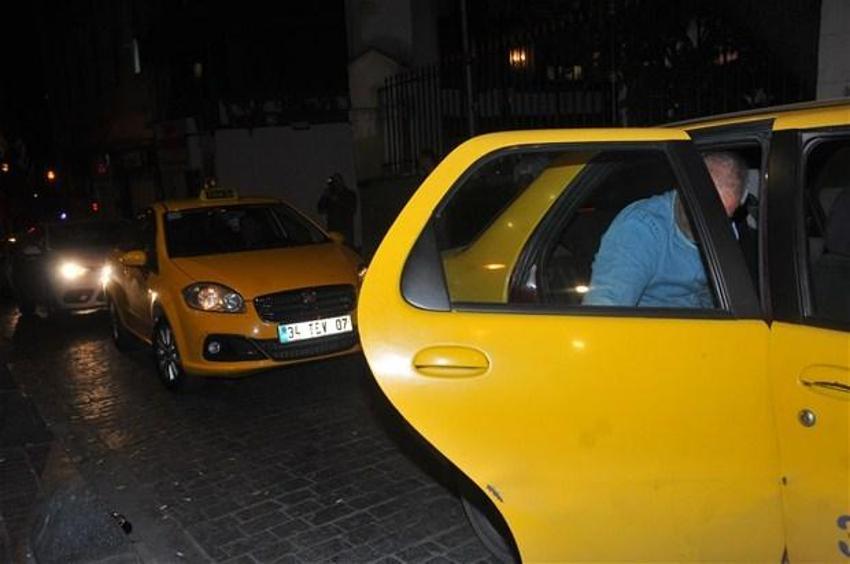 Mustafa Altıoklar ve küçük sevgilisi