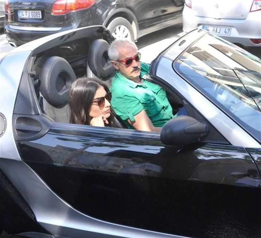Mustafa Altıoklar ve küçük sevgilisi