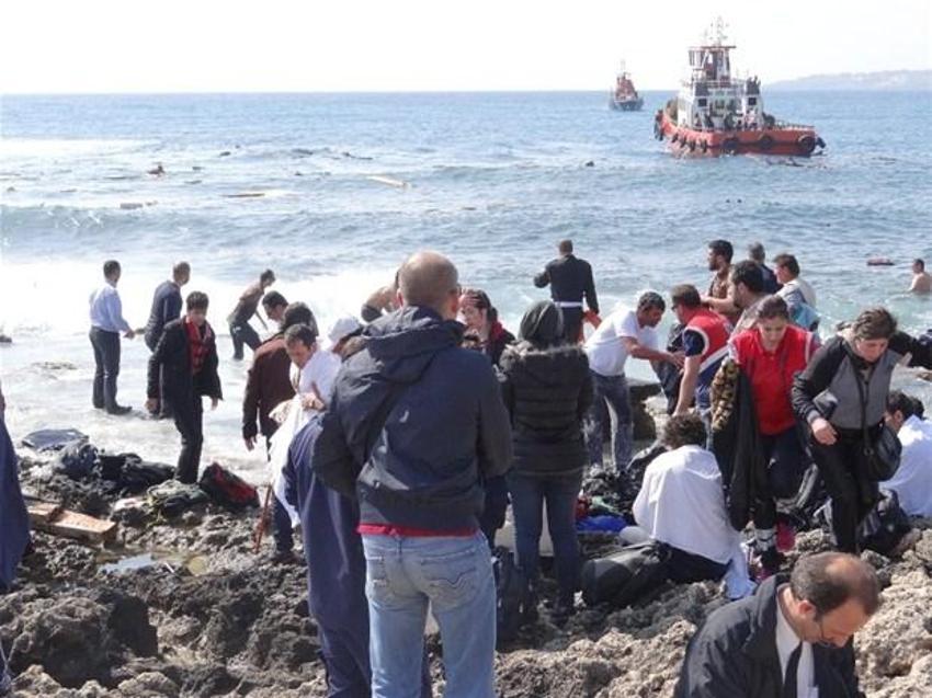 Rodos'ta kaçak teknesi battı: 4 ölü