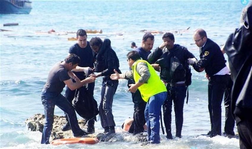 Rodos'ta kaçak teknesi battı: 4 ölü