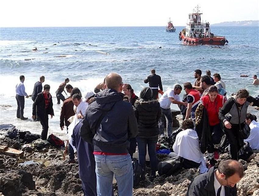 Rodos'ta kaçak teknesi battı: 4 ölü
