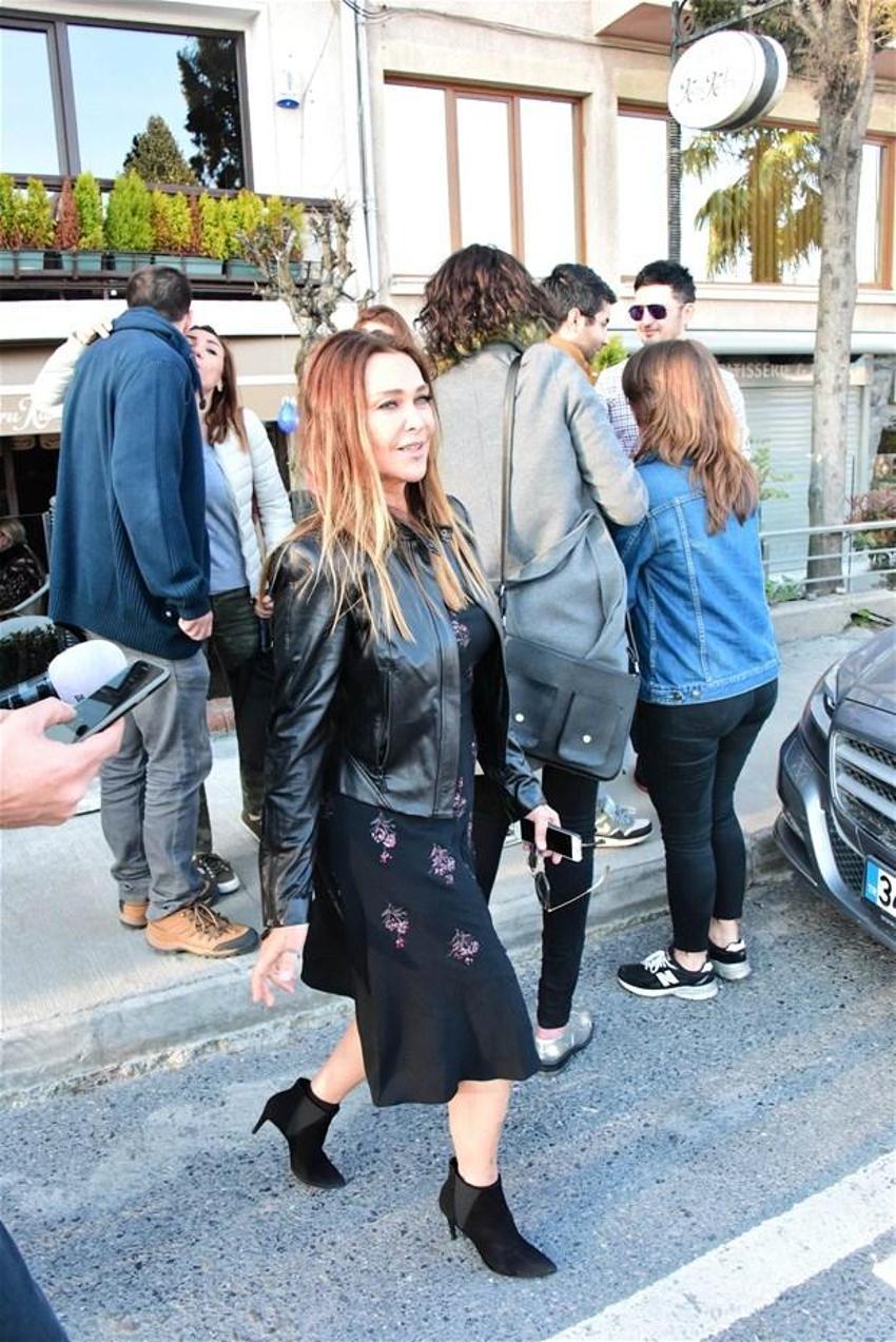 Hülya Avşar ve Senem Kuyucuoğlu!