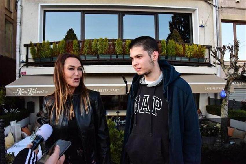 Hülya Avşar ve Senem Kuyucuoğlu!