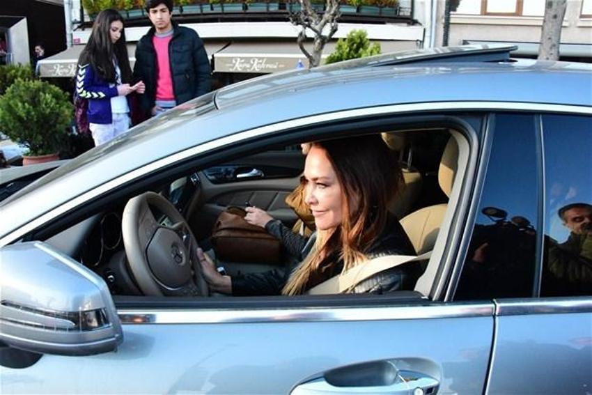 Hülya Avşar ve Senem Kuyucuoğlu!