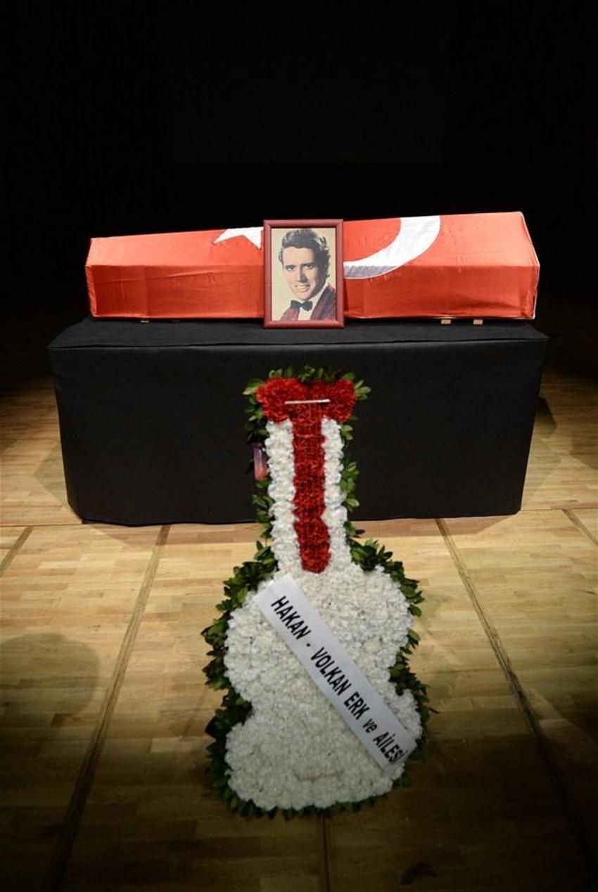 Erol Büyükburç'a veda