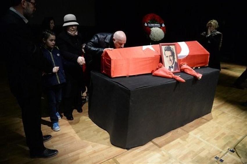 Erol Büyükburç'a veda