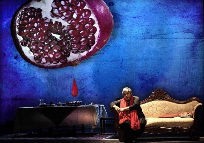 Elif Şafak'ın Baba ve Piç romanı İtalyada tiyatro oyunu oldu