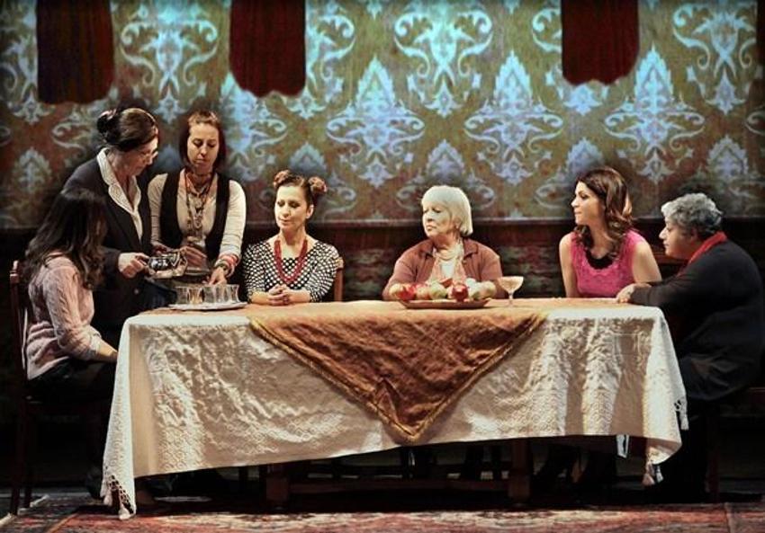 Elif Şafak'ın Baba ve Piç romanı İtalyada tiyatro oyunu oldu