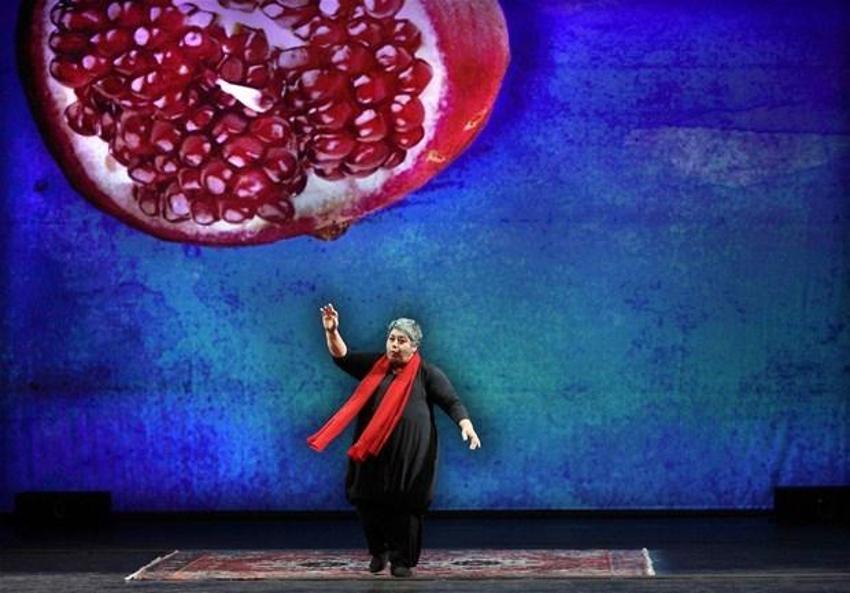Elif Şafak'ın Baba ve Piç romanı İtalyada tiyatro oyunu oldu