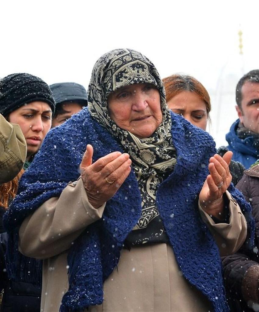 Gazeteci Nuh Köklü son yolculuğuna uğurlandı
