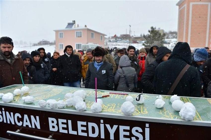 Gazeteci Nuh Köklü son yolculuğuna uğurlandı