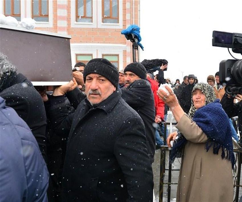Gazeteci Nuh Köklü son yolculuğuna uğurlandı