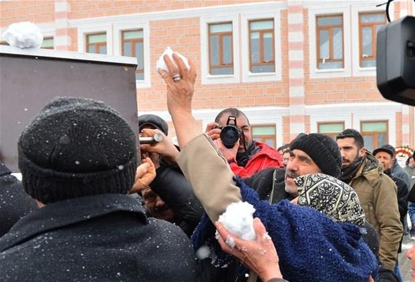 Gazeteci Nuh Köklü son yolculuğuna uğurlandı