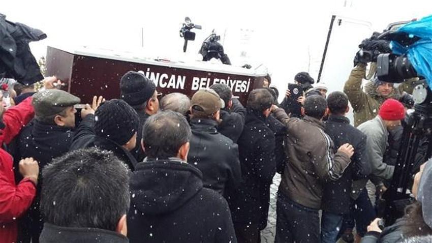 Gazeteci Nuh Köklü son yolculuğuna uğurlandı