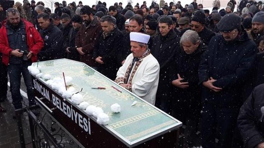 Gazeteci Nuh Köklü son yolculuğuna uğurlandı