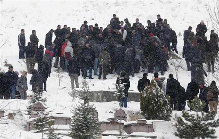 Gazeteci Nuh Köklü son yolculuğuna uğurlandı