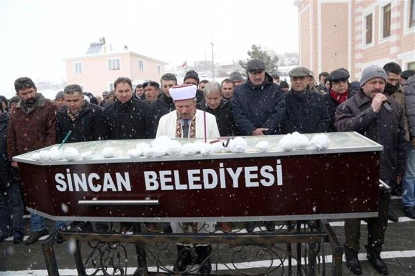 Gazeteci Nuh Köklü son yolculuğuna uğurlandı