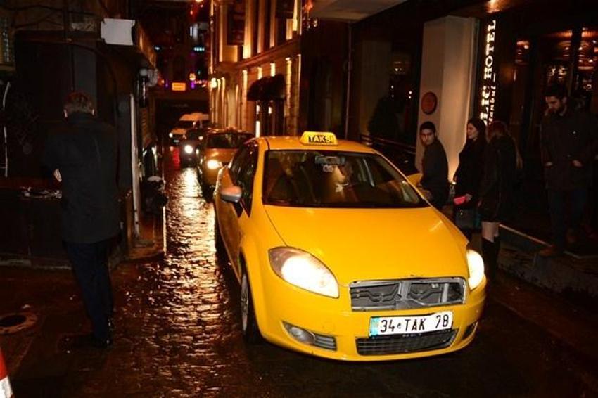 Ersun Yanal'ın 'otel' kaçamağı!