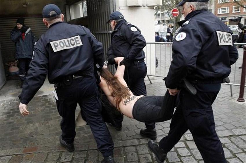 IMF eski başkanına FEMEN baskını