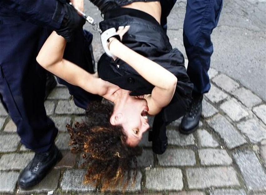 IMF eski başkanına FEMEN baskını