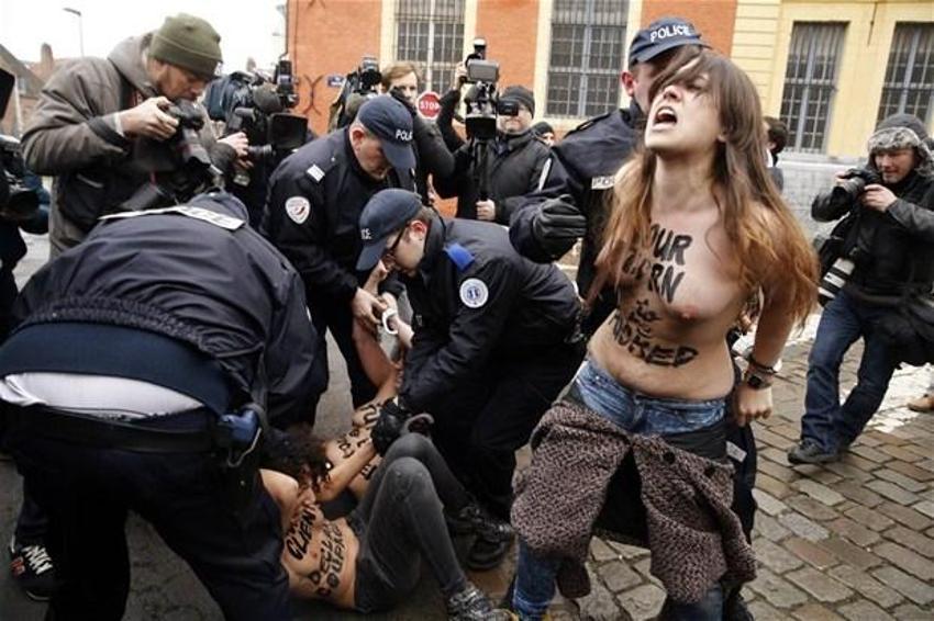 IMF eski başkanına FEMEN baskını