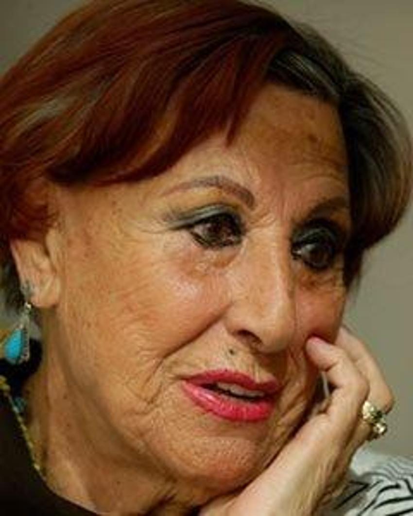 Müzeyyen Senar kimdir?