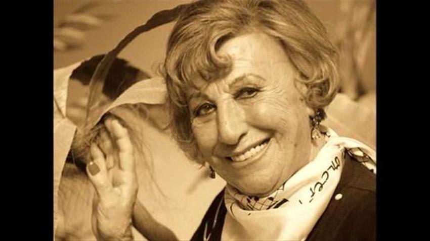 Müzeyyen Senar kimdir?
