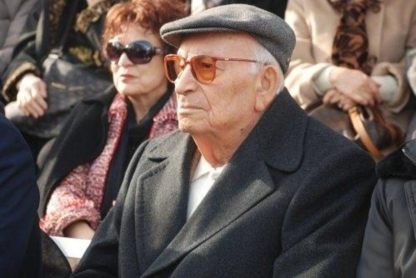 Yaşar Kemal kimdir?