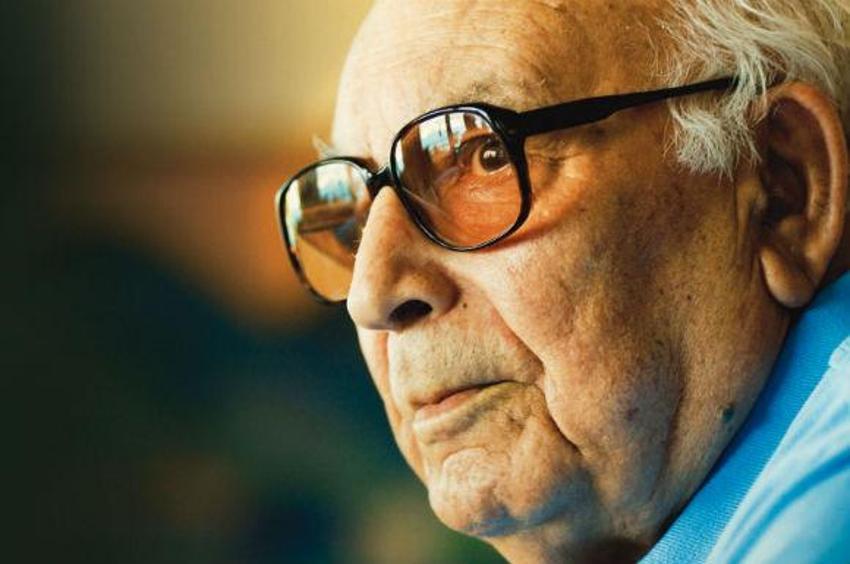 Yaşar Kemal kimdir?